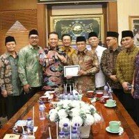 Ketua MPR Bambang Soesatyo dan para wakil ketua MPR saat bertemu pimpinan PBNU. (ist)