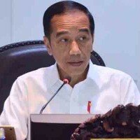 Presiden Jokowi saat memimpin rapat terbatas bersama Wakil Presiden KH Ma'ruf Amin. (ist)