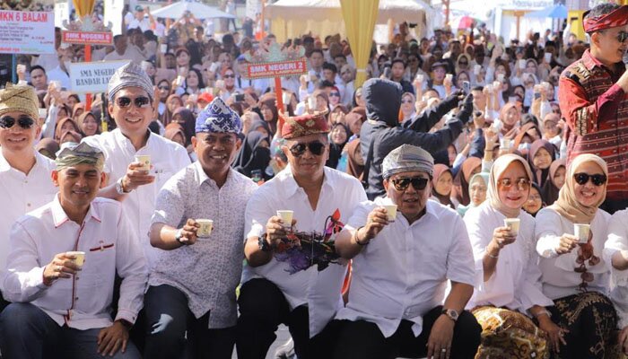 Para penikmat kopi Lampung