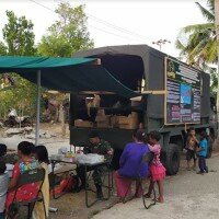 Satgas Yonif RK 136/TS menggelar Klinik Mobile.