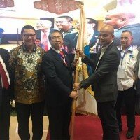 Adil Karim (kanan memegang pataka) terpilih jadi Ketum ALFI Jakarta 2019-2024.