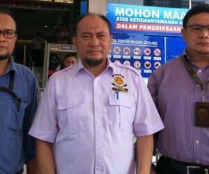 Kepala BPRD DKI Jakarta, Faisal Syafruddin (tengah), di Polda Metro Jaya, Jakarta Selatan