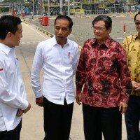Presiden Jokowi saat meresmikan polietilena,PT Chandra Asri. (ist)